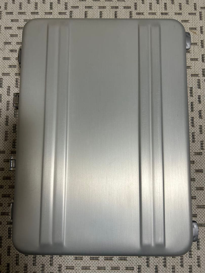 ゼロハリバートン　アタッシュケース　ジュラルミンケース