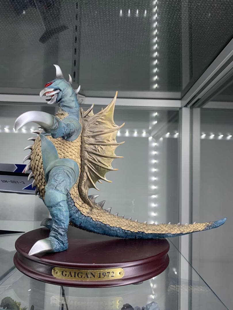 ガイガン　フィギュア　1972