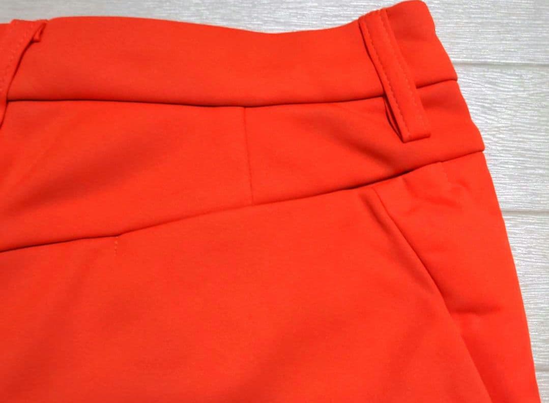 再再再値下げ新品　デサントゴルフ　ダウンスカートМ　定価23100円中綿オレンジ