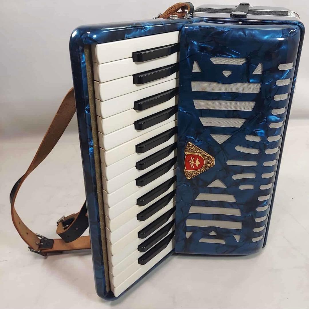 【訳あり品】TOMBO アコーディオン 30鍵盤 No.211 ハードケース付き