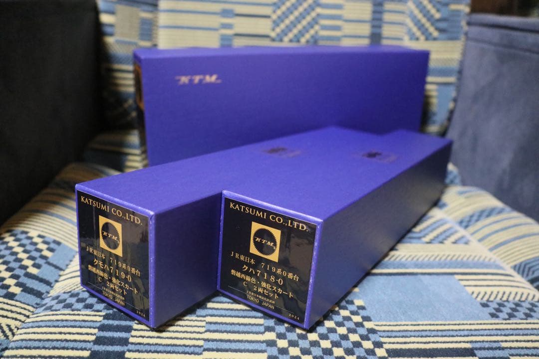 新品未走行　カツミ 719系磐越西線あかべぇ色　2両セット