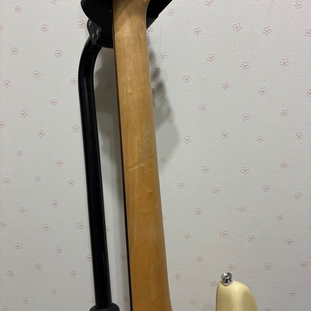 【ソフトケース付き】squier BULLET ストラトキャスター　バレット　白