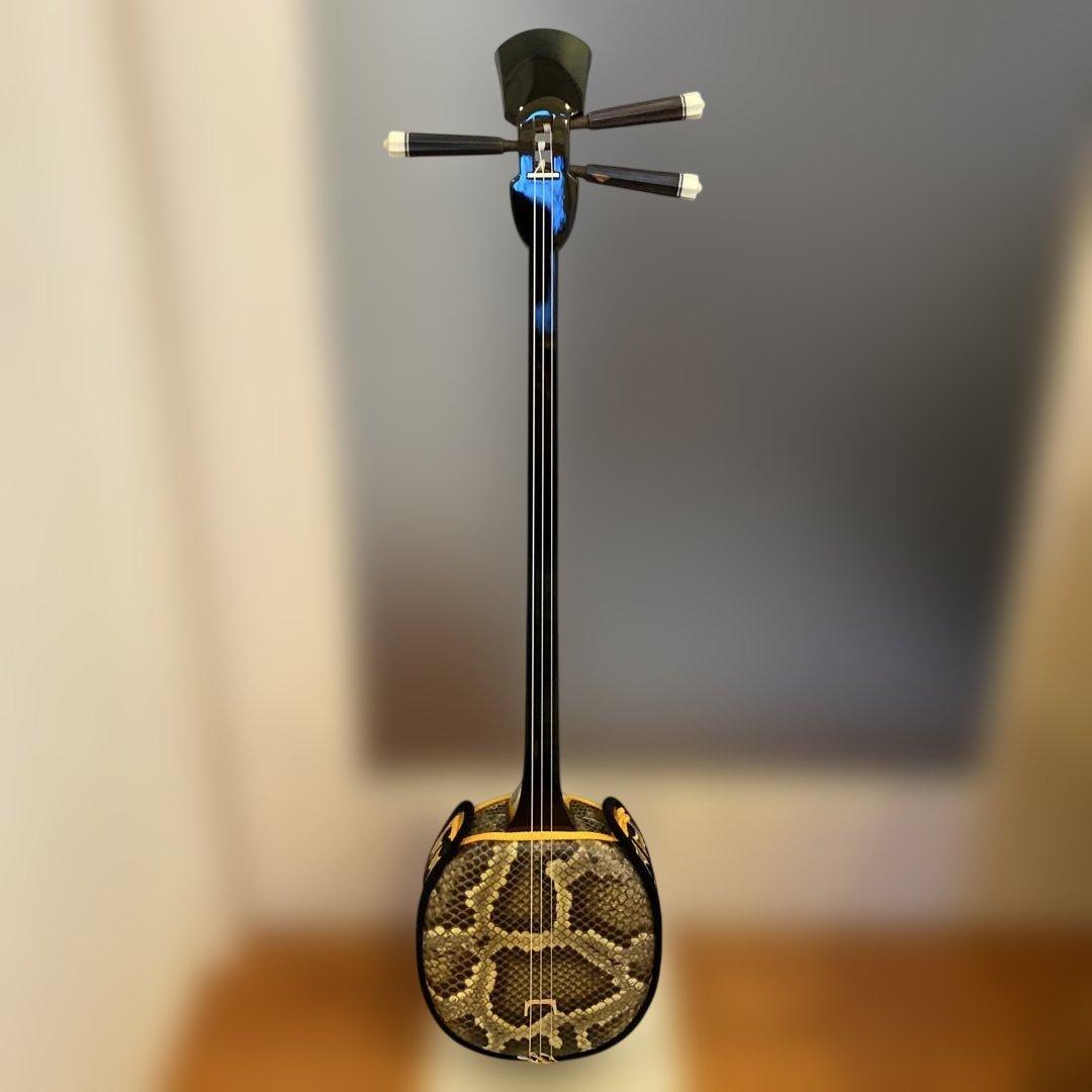 【ほぼ新品・美品】平田三線 蛇皮 ケース付き沖縄三味線・三味線デビュー初心者