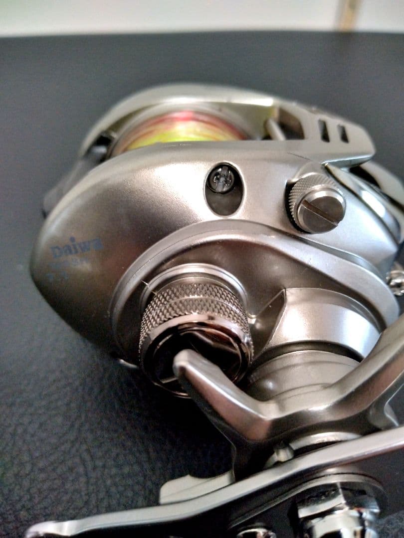 【美品特価】ダイワAGGREST 100SH右巻き ベイトリール鯛ラバラバージグ