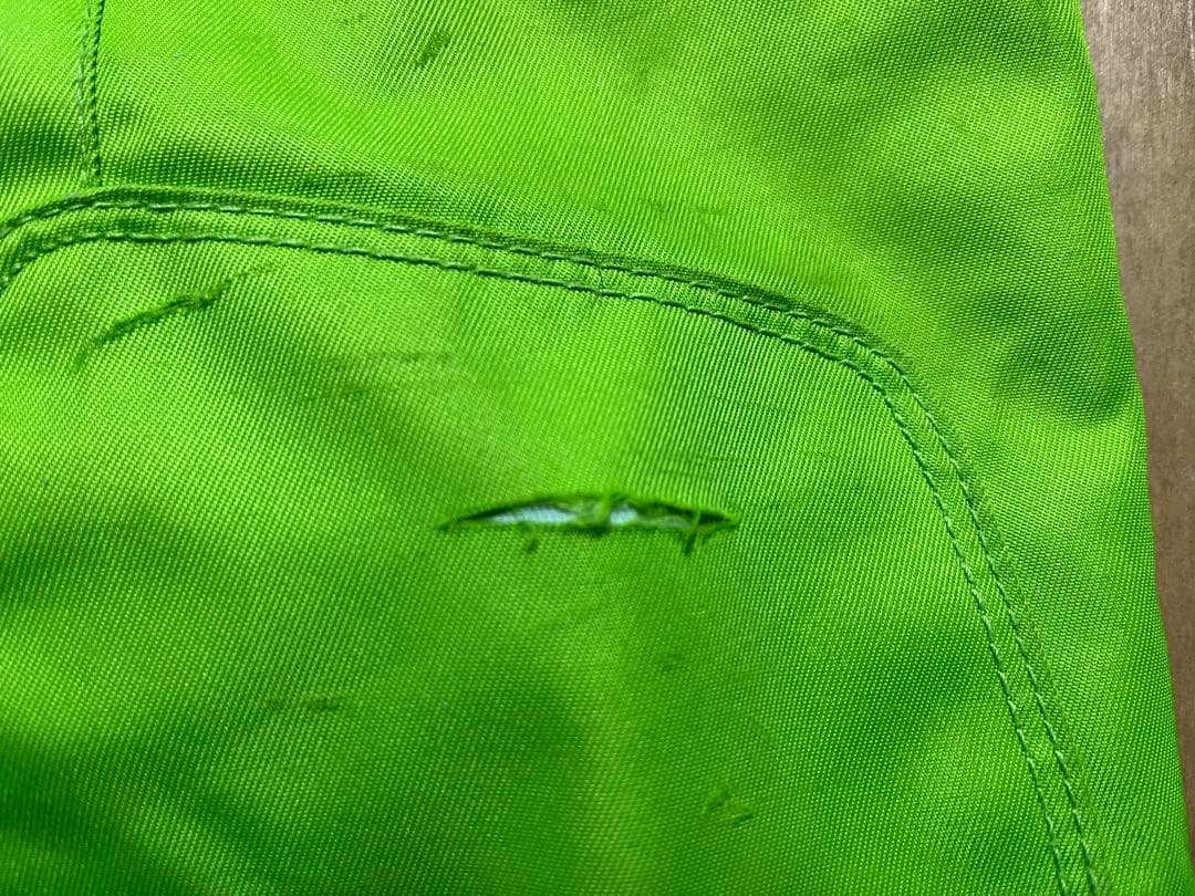 SALOMON スキーウェア 黒/緑　上下セット