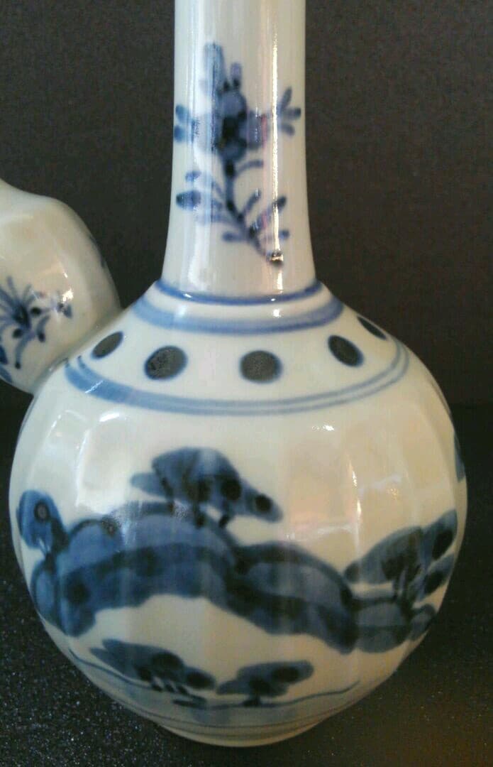 18世紀　オランダ　デルフト　古伊万里写　鎬《しのぎ》手　山水に灯籠図　乳瓶