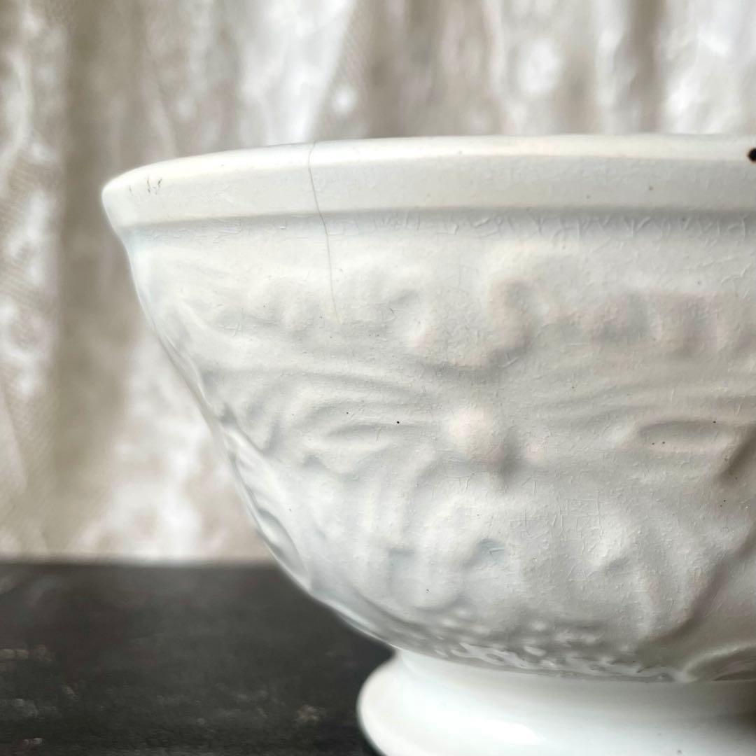 ホワイトレリーフカフェオレボウル　フランスアンティーク　白　19世紀後期