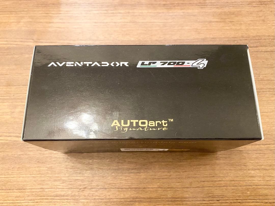 新古品 1/43 オートアート ランボルギーニ アヴェンタドール イエロー