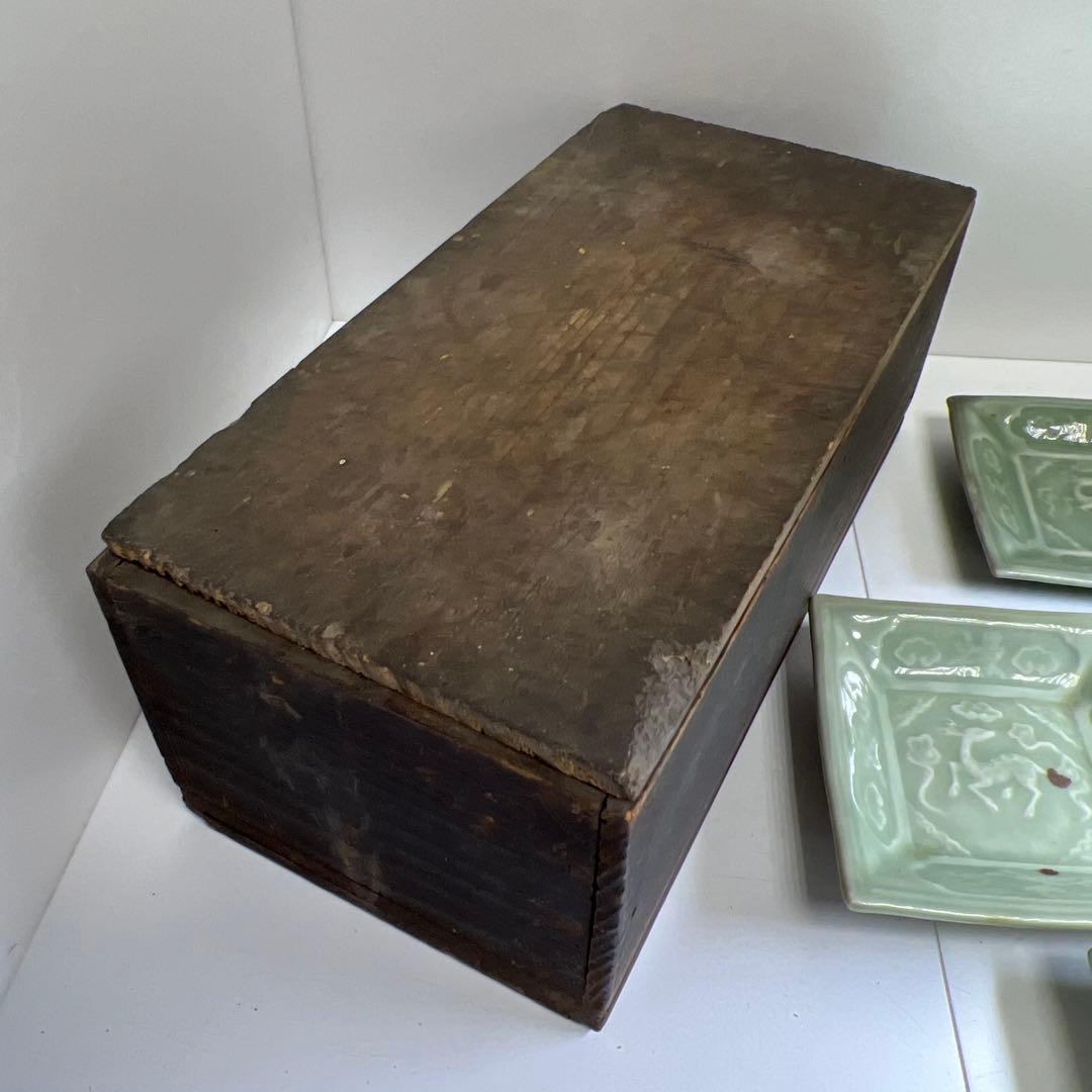 江戸後期　三田青磁鹿文角皿12枚　木箱付　東Y8-0122☆2Fトヒル