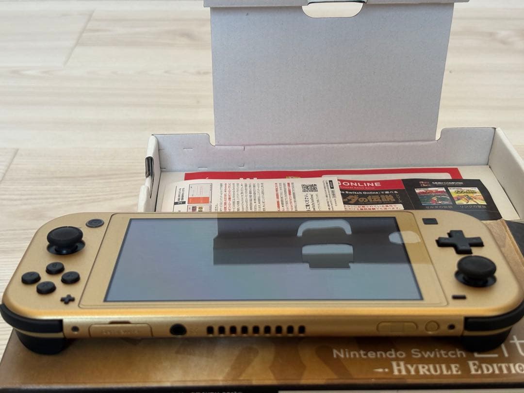 【美品】Nintendo Switch Lite Hyrule Edition