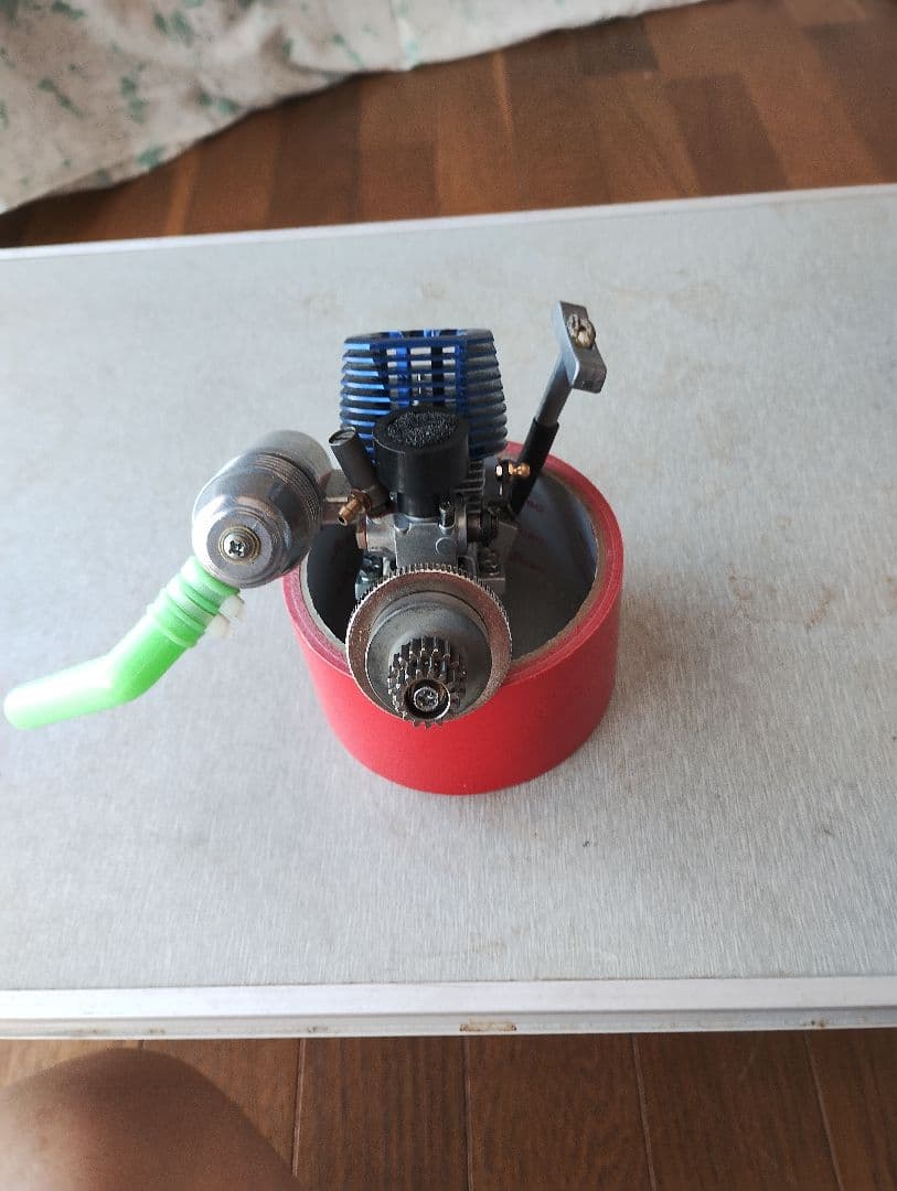 信頼のツインスター。タミヤFS-12 2ストロークリコイルスターター付きエンジン