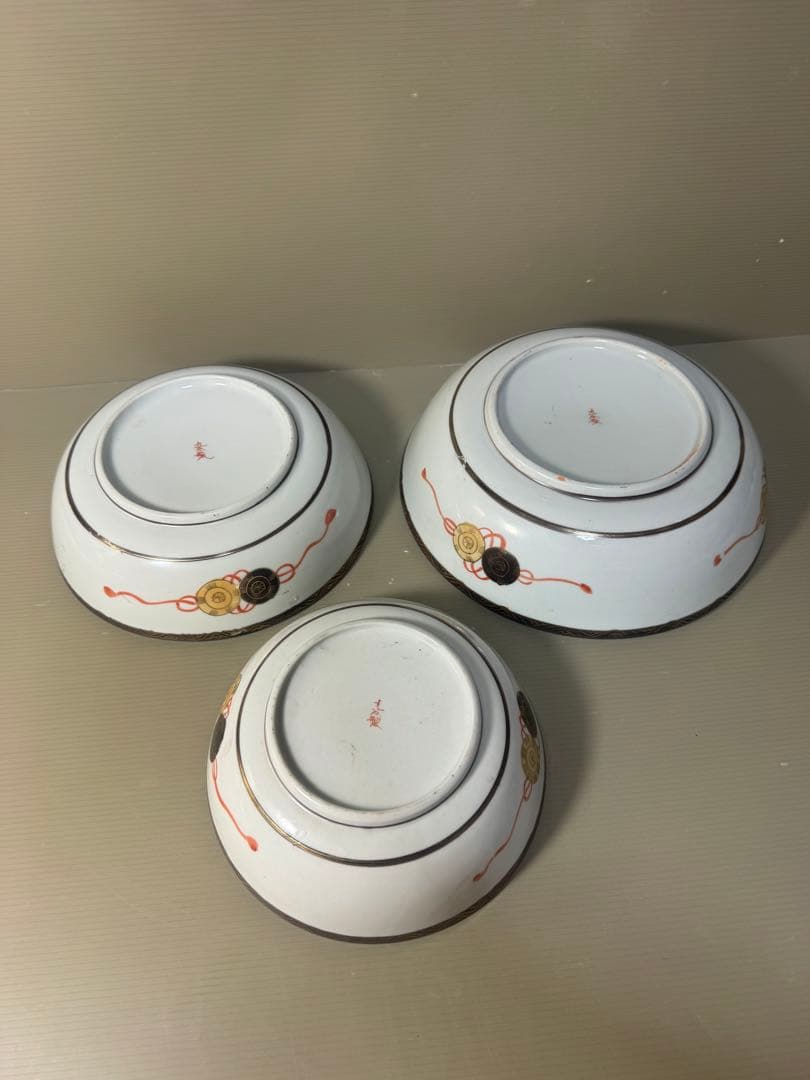 2428 九谷焼　金彩赤絵　人物翔鶴風景図　鉢　3客　時代物