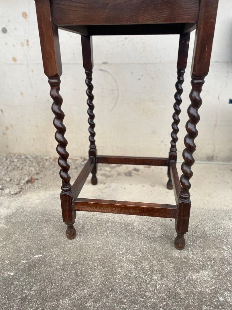 イギリスアンティーク家具　オケージョナルテーブル　英国　コーヒーテーブル