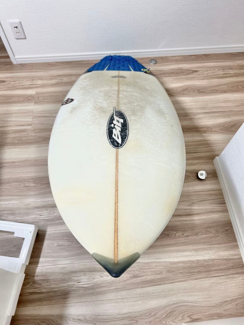 【たく】Bilt 5.5 26.4Lサーフボード　5'5
