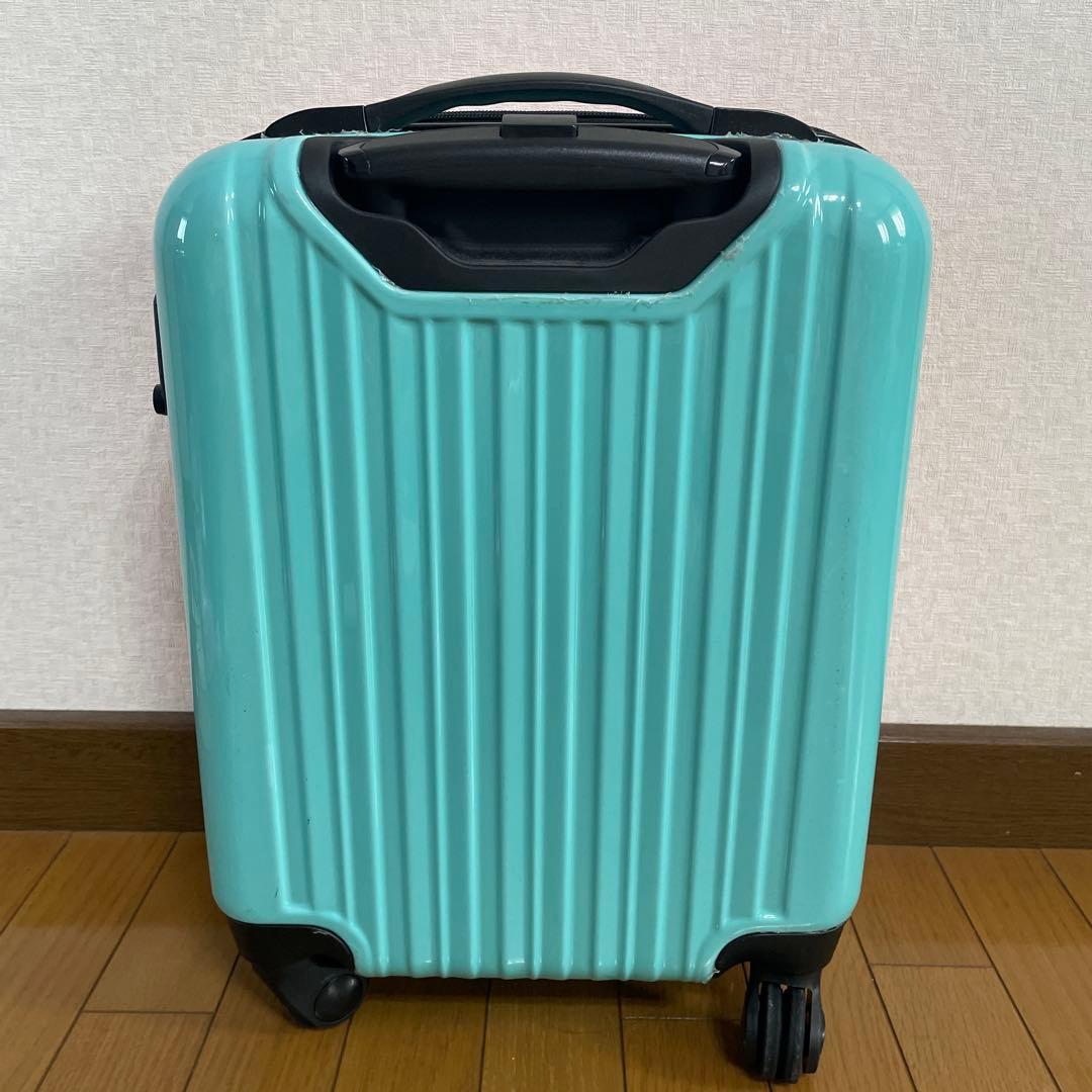 サンリオキャラクターイラスト付きキャリーケース