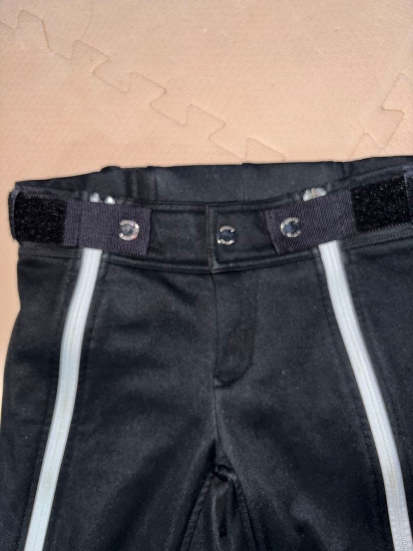 スキー　ハーフパンツ　140 美品　黒×白　DESCENTE