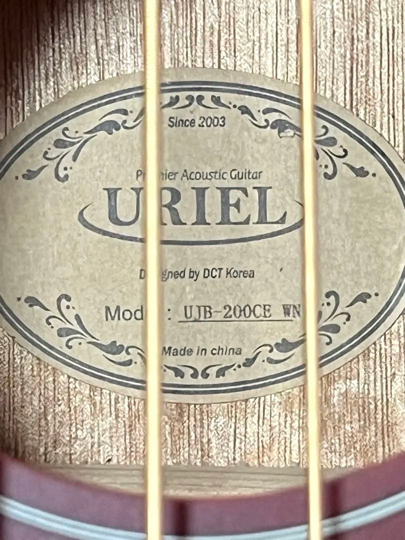 アコースティックベース　URIEL