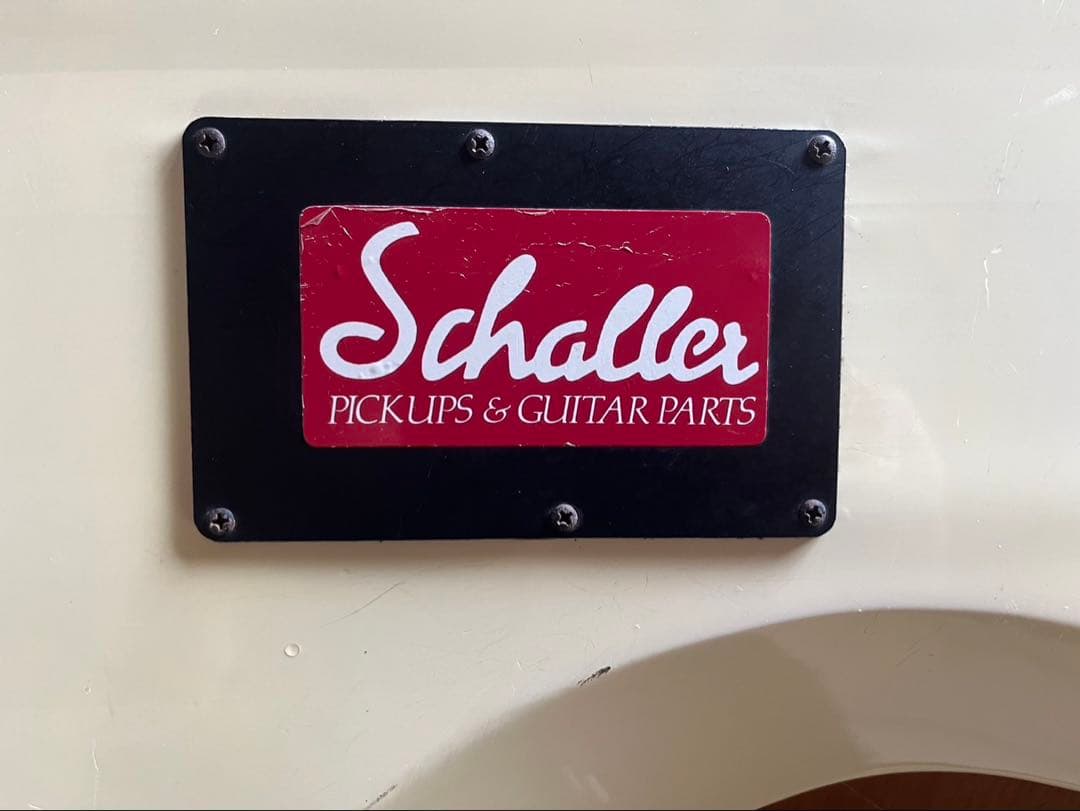 Rockoon Schaller搭載エレキギター