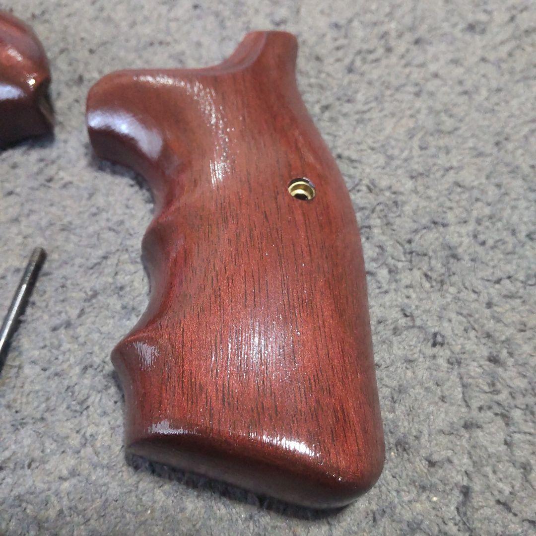 高級感ある木製グリップ マルシンM586装着品