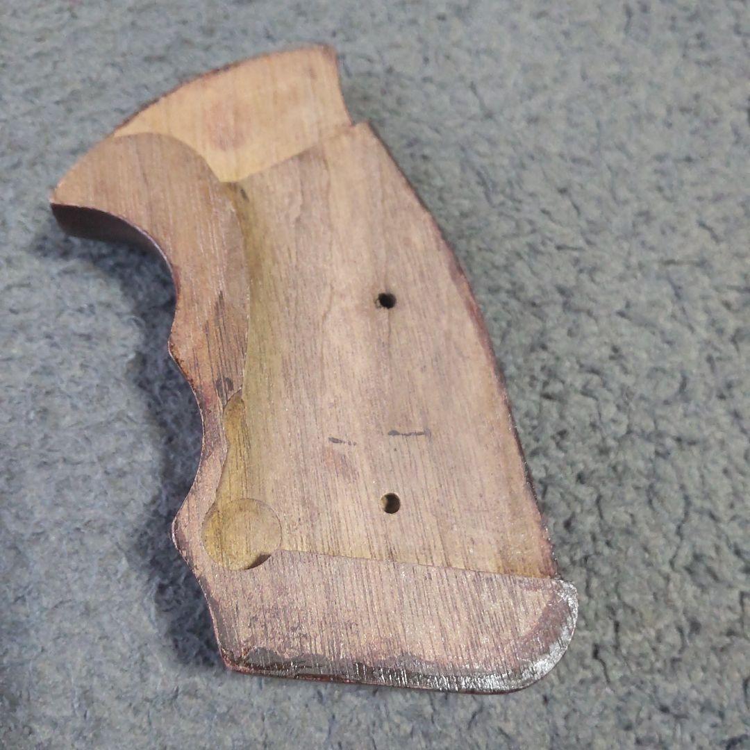 高級感ある木製グリップ マルシンM586装着品