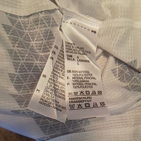 選手用ユベントスキエリーニ退団記念ユニ。