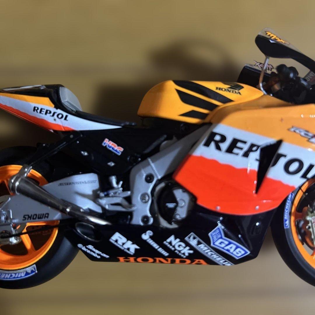 ミニチャンプス MINICHAMPS HONDA RC 211V