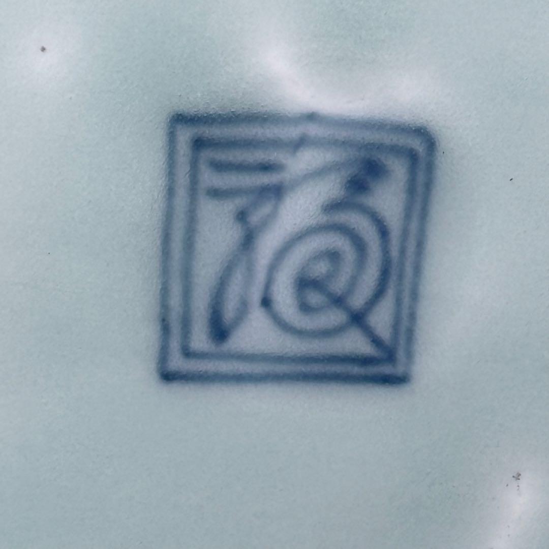 明治〜大正時代　十二代　柿右衛門作　青白磁唐草彫文　色絵龍鳳凰図　小畑家蔵　花瓶