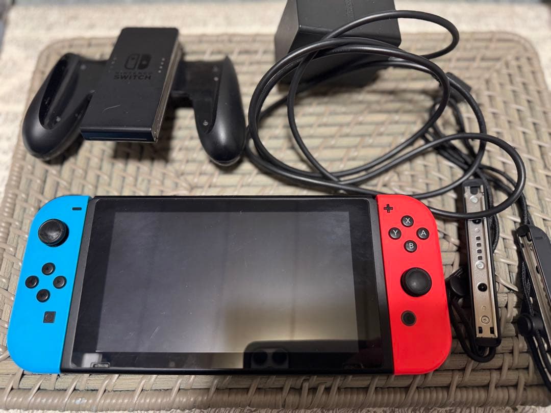 Nintendo Switch ネオンブルー　ネオンレッド