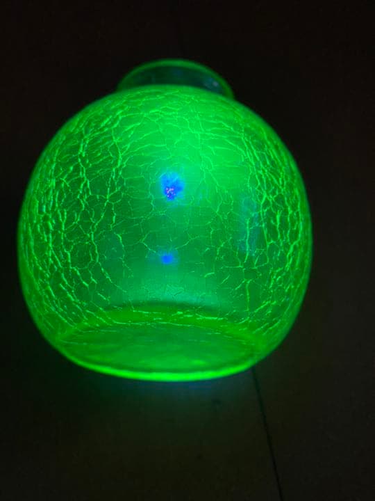 フランスのアンティーク　ウランガラス　花瓶　花活　花生　硝子