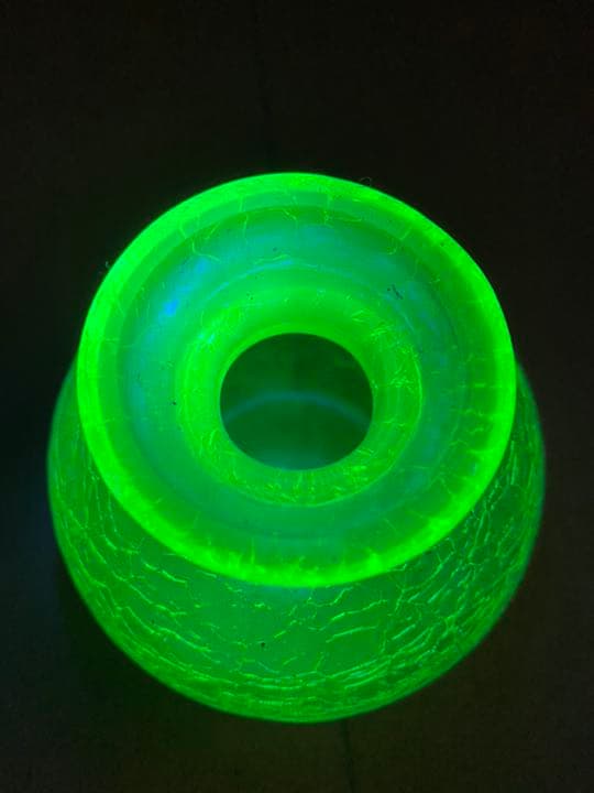 フランスのアンティーク　ウランガラス　花瓶　花活　花生　硝子