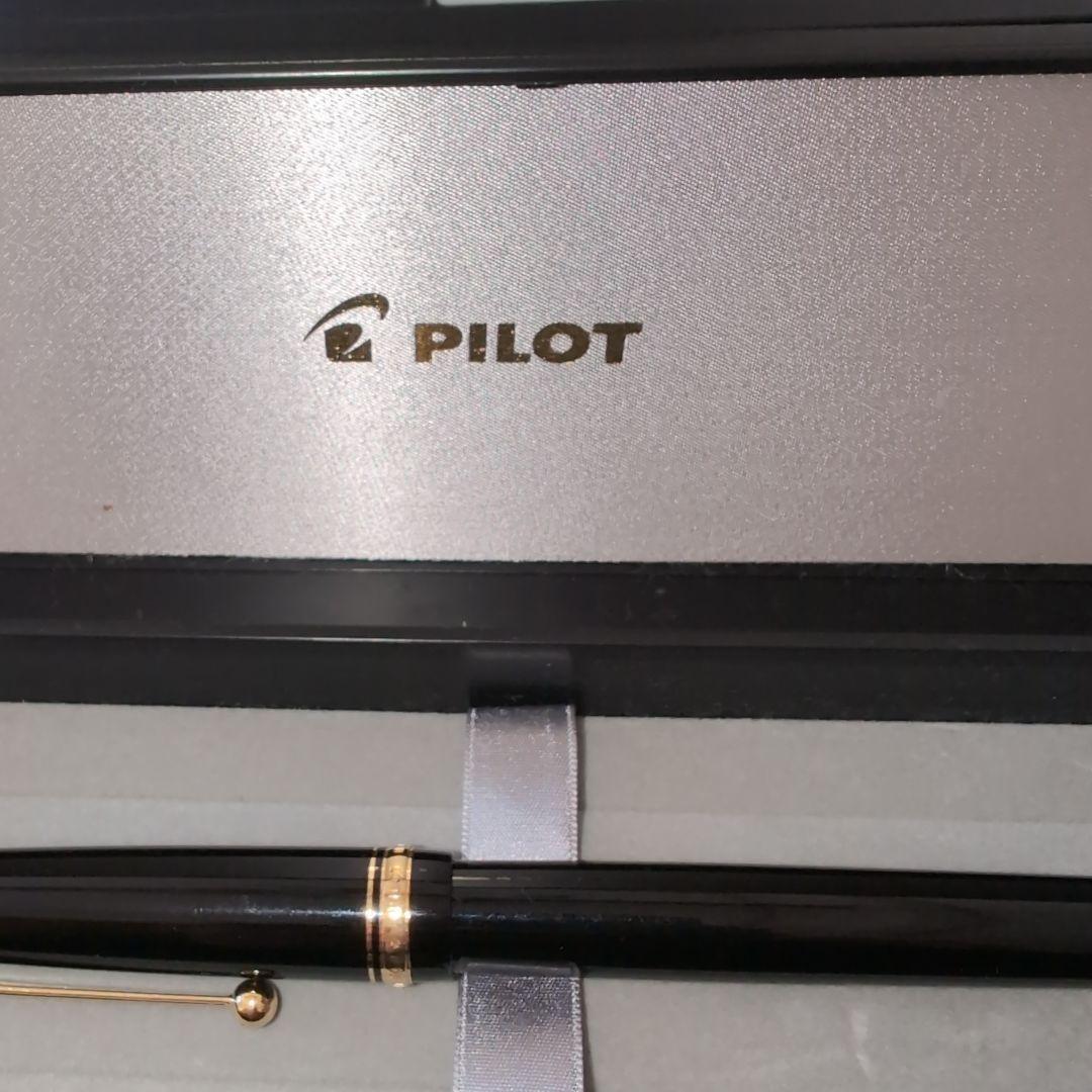 【箱付き・送料込み】PILOT 万年筆 CUSTOM74 黒 M　中字