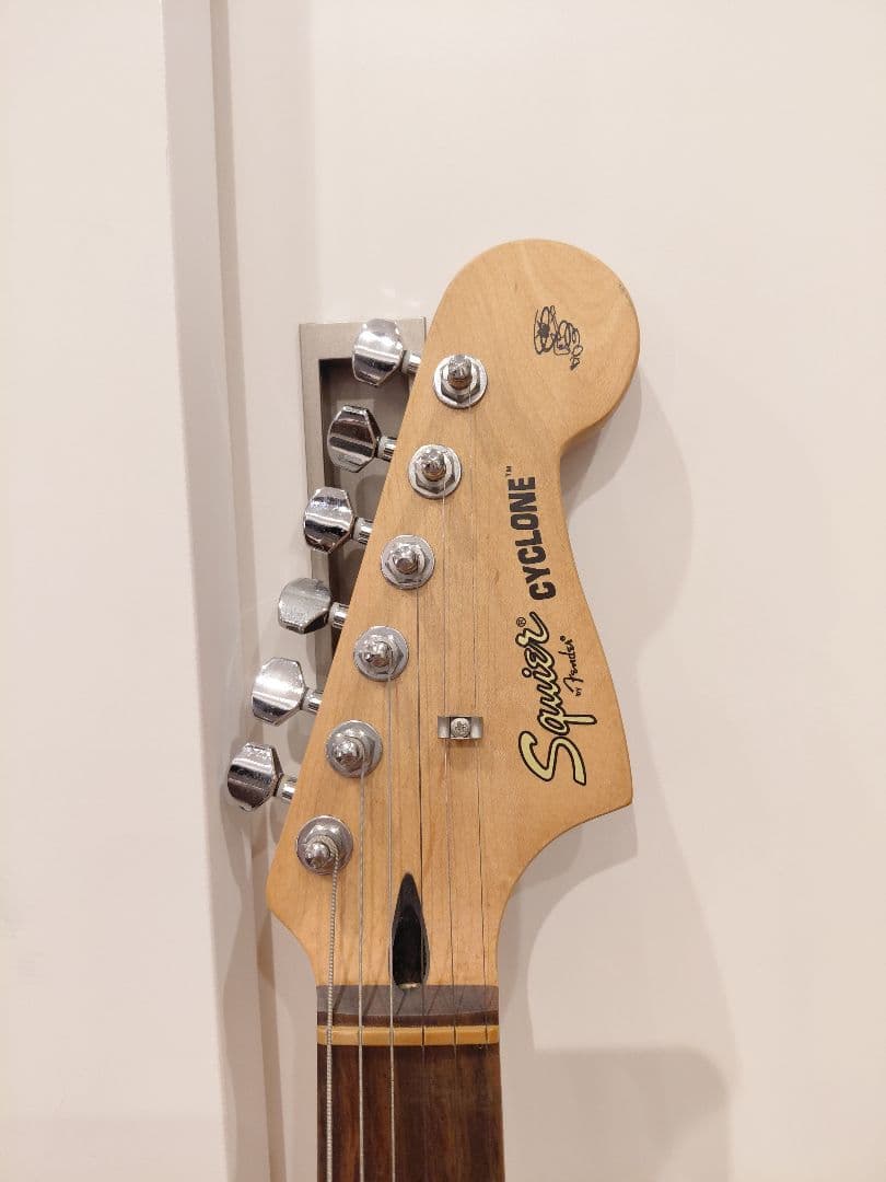 Squier Cyclone スクワイヤー エレキギターフェンダー