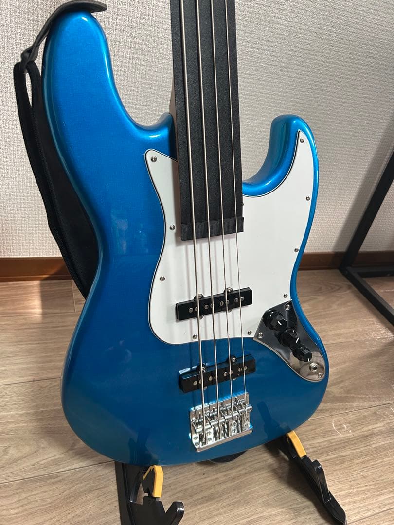 『美品』BUSKER’S エレキベース　ソフトケース付き