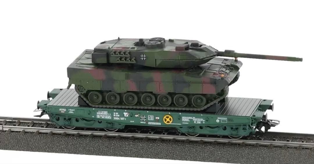 新品　メルクリン　ドイツ軍　レオパルド　2A6 戦車　運搬車　ラスト1両‼️
