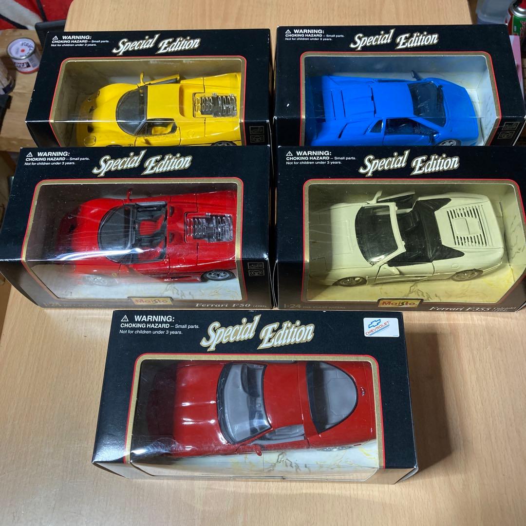 Maisto Ferrari 3台、ランボルギーニ シボレーの5台