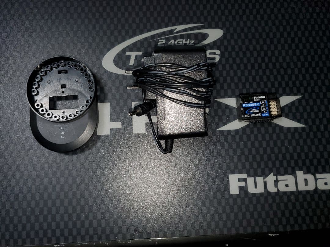 Futaba 4PX T-FHSS ラジコン送信機、受信機、ケース付き✨
