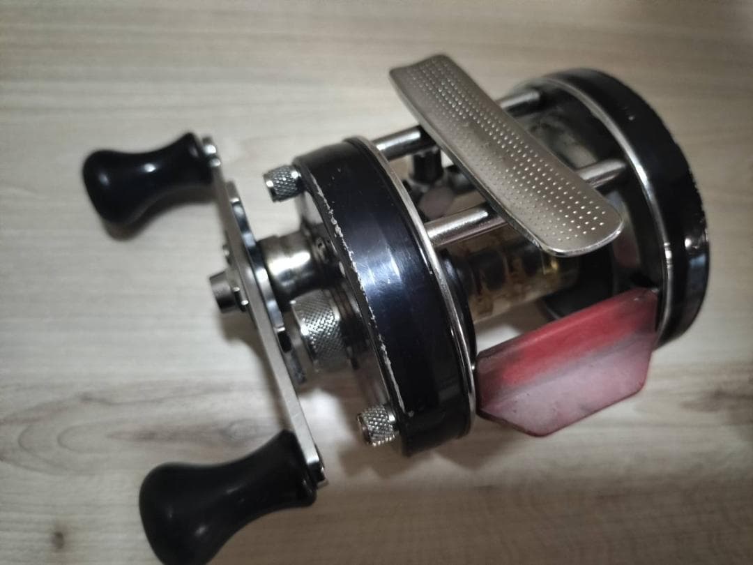 ★アブガルシア　アンバサダー5600Ｃ　ビンテージ　リール　赤ベロ