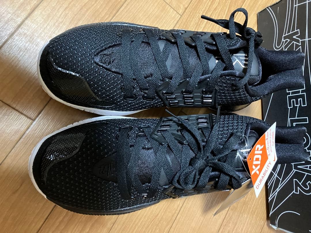 【新品未使用】ナイキ カイリー ロー 2 EPブラック/シルバー 28.0cm