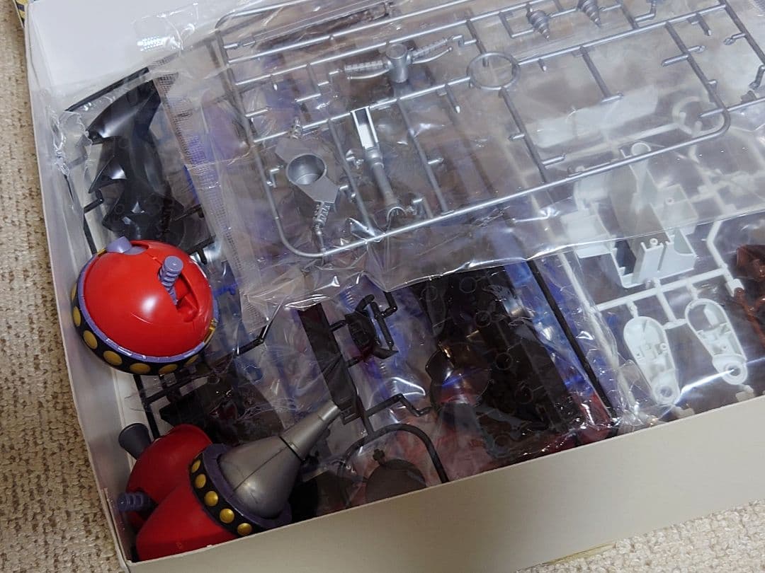 バンダイワンピースプラモデル６個＋２個(１つ組済１つ組み途中)大量セット⑰計８個