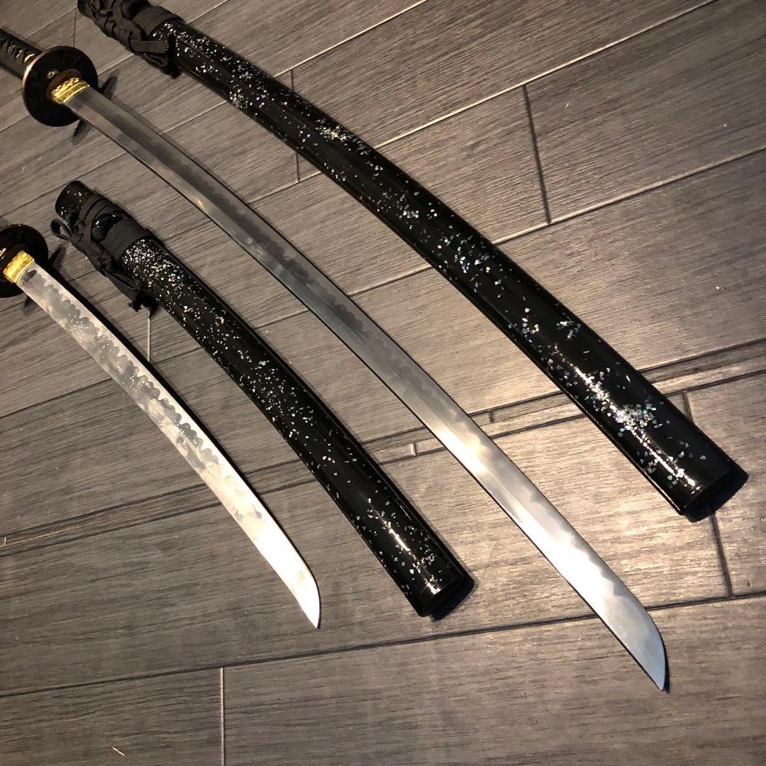 高級模造刀　優乱刃紋　大小セット　黒拵え　太刀　脇差　大小セット
