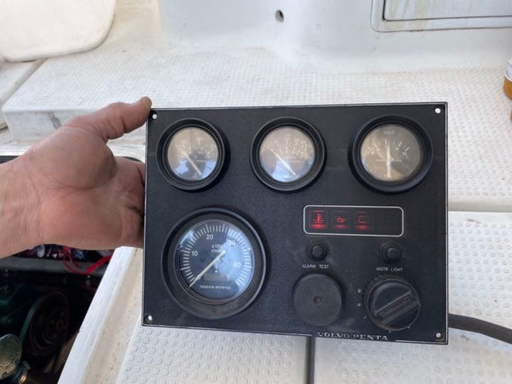 ボルボ　計基盤