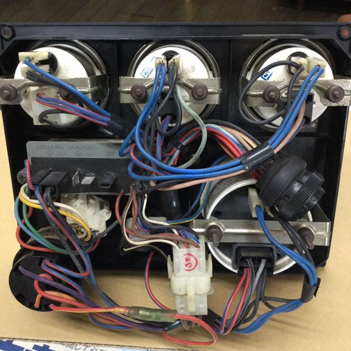 ボルボ　計基盤