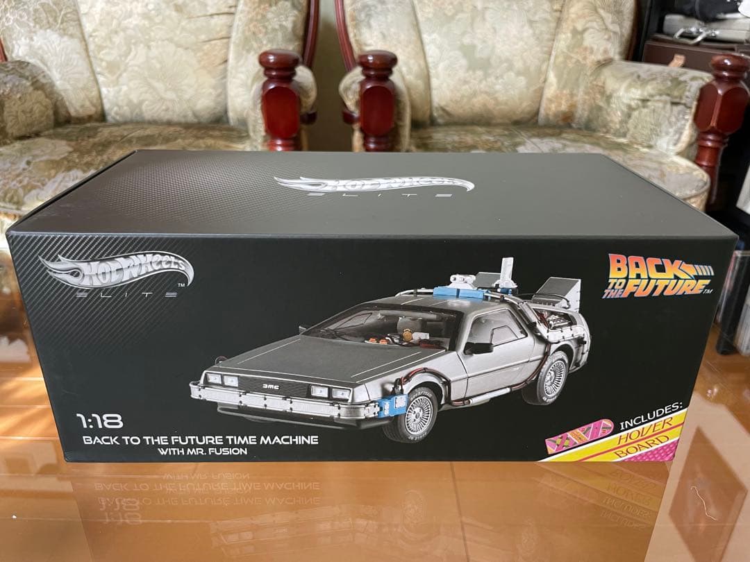価格変更1/18 ホットウィール バックトゥーザフューチャー デロリアン未展示品