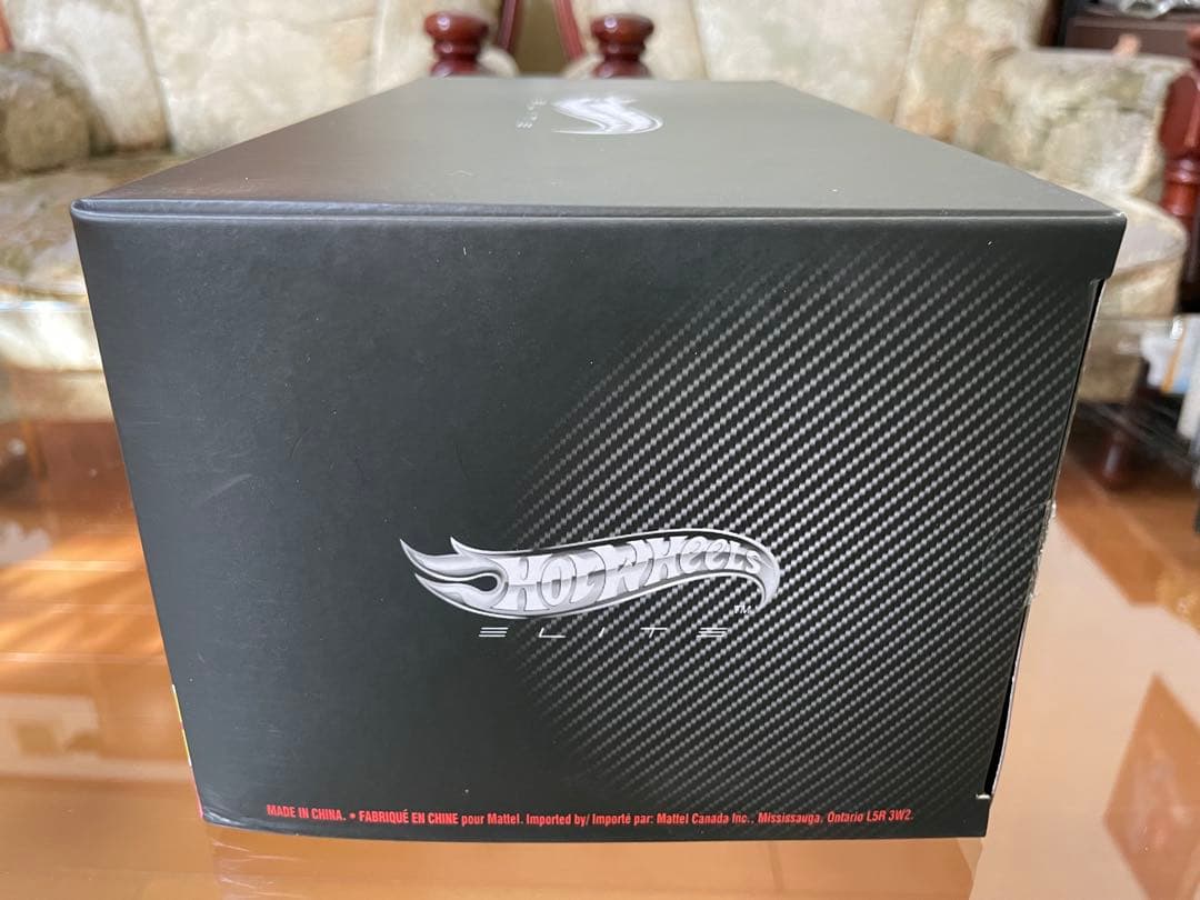 価格変更1/18 ホットウィール バックトゥーザフューチャー デロリアン未展示品