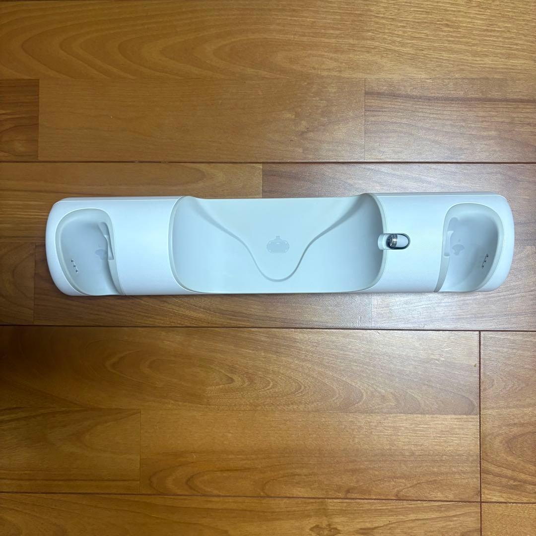  Quest2本体＋充電ドック＋レンズ枠＋イヤホン