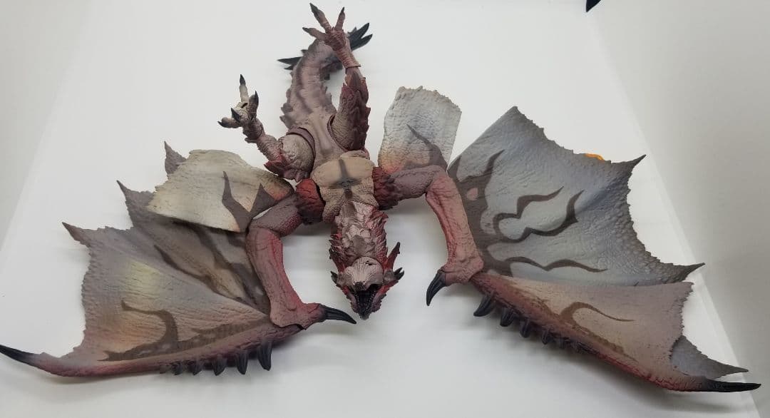 S.H.MonsterArts リオレウス