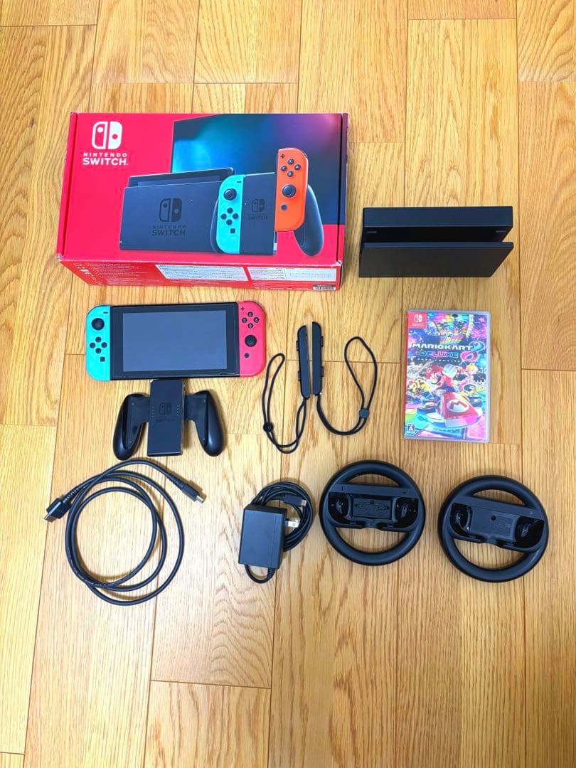 Nintendo Switch本体　マリオカート8　ハンドル　セット