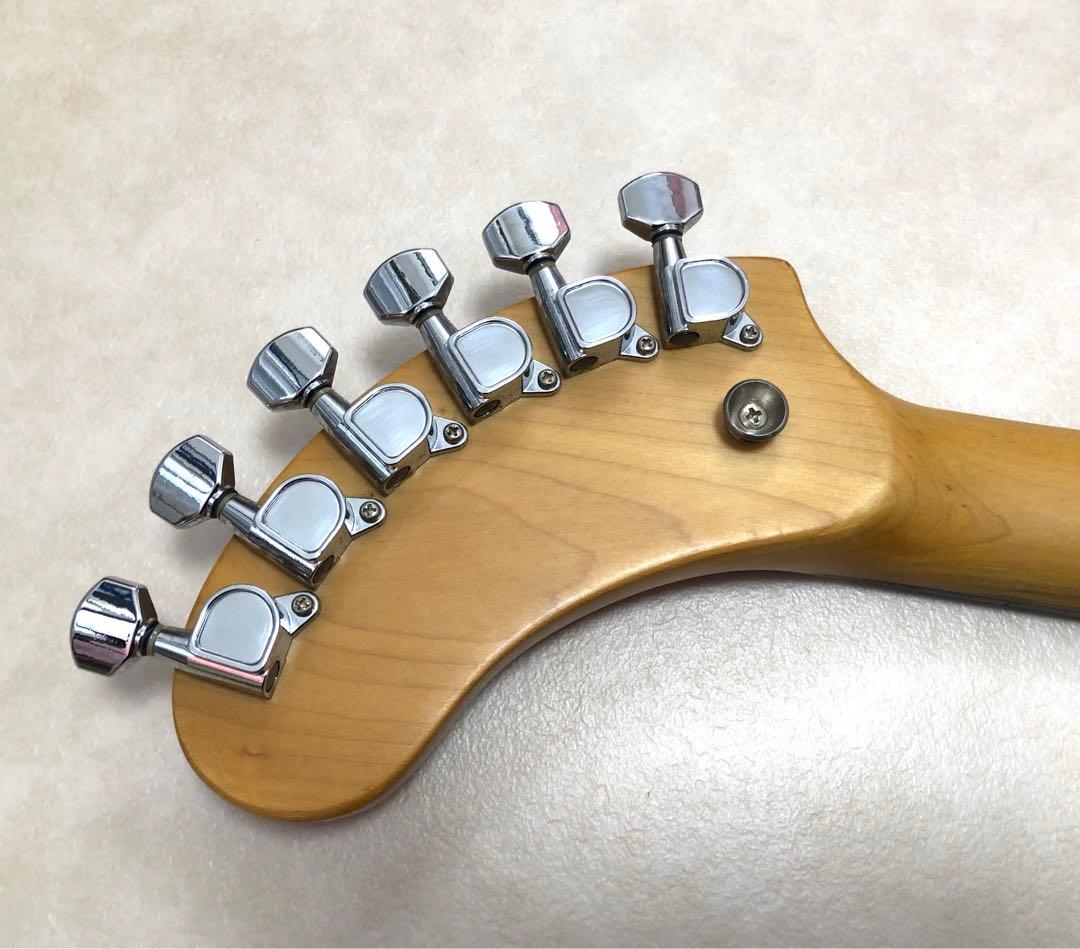 ZO-3 レッド アンプ内蔵ミニギター ヘッドフォン端子付