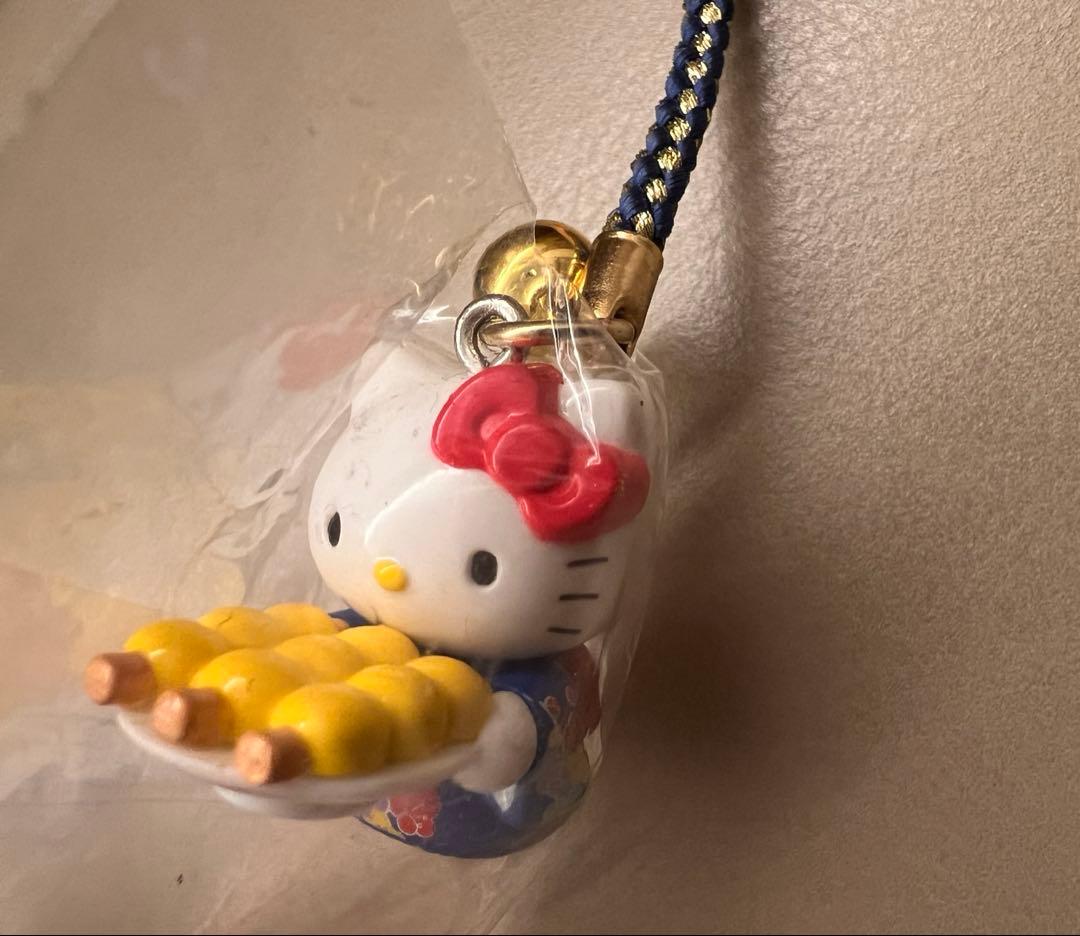 お値下げ・激レア【ご当地キティ】岡山限定　きびだんご　根付け　ストラップ