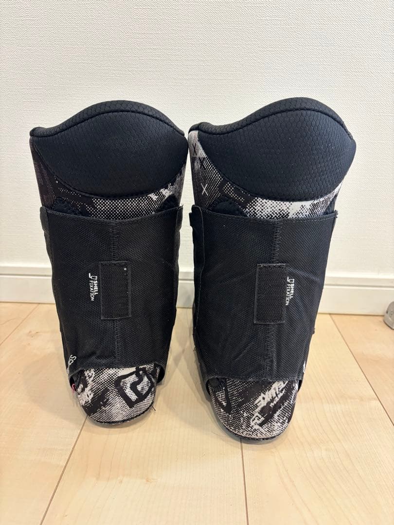 DEELUXE EMPIRE 28.5 インナー２つ付き